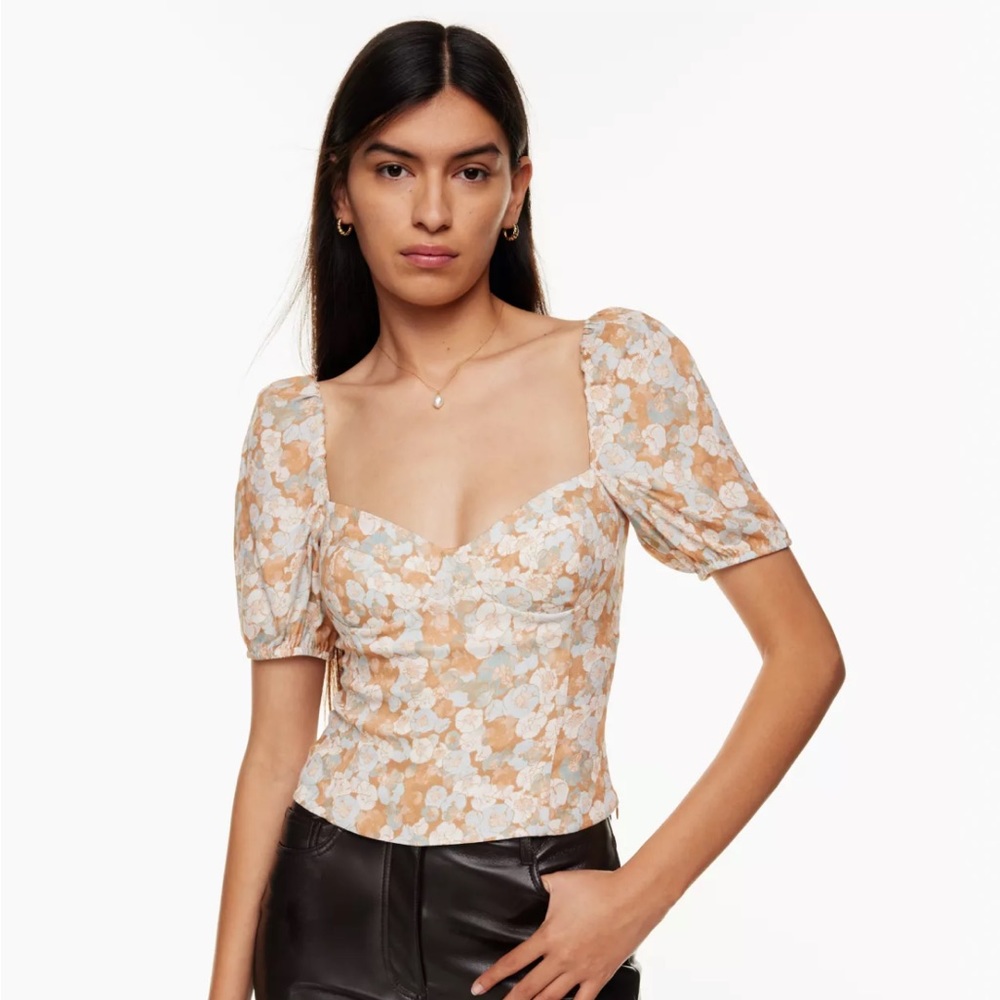 Novella Shortsleeve Blouse